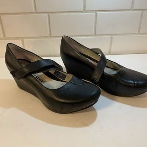 Tsubo  side cross Velcro strap wedge